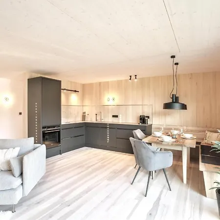 Апартаменты H17 2